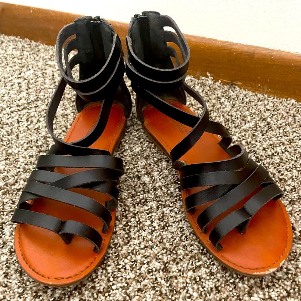 American Eagle sandals